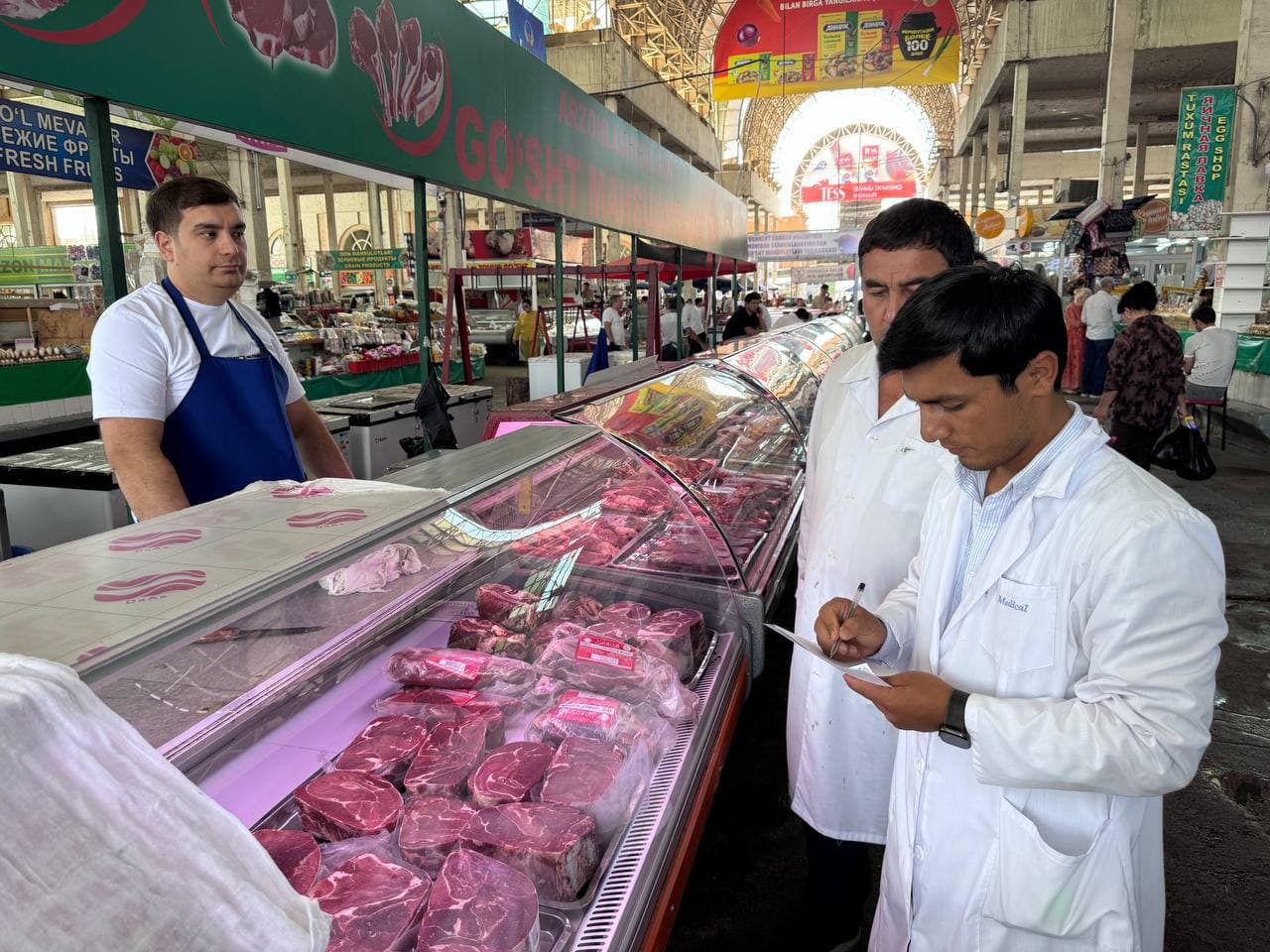 Imported meat is being inspected.