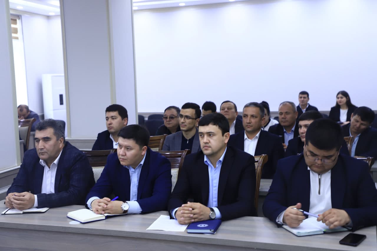 Президент фармонлари мазмун-моҳиятига бағишланган йиғилиш бўлиб ўтди