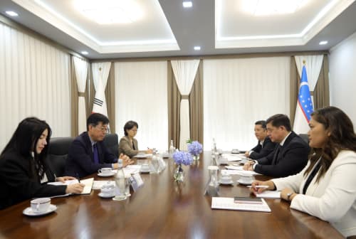 Meeting between the Director of the Cadastre Agency and the Ambassador Extraordinary and Plenipotentiary of the Republic of Korea to Uzbekistan Mr. Won Do Yeon