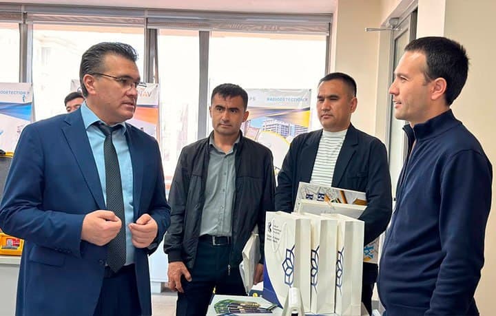 Hududlarda rahbar va yoshlar uchrashuvlari tashkil etildiHududlarda rahbar va yoshlar uchrashuvlari tashkil etildi Davlat rahbarining joriy yil 24-fevral kuni yoshlar bilan o‘tkazilgan ochiq muloqoti davomida belgilangan vazifalar ijrosini ta’minlash maq