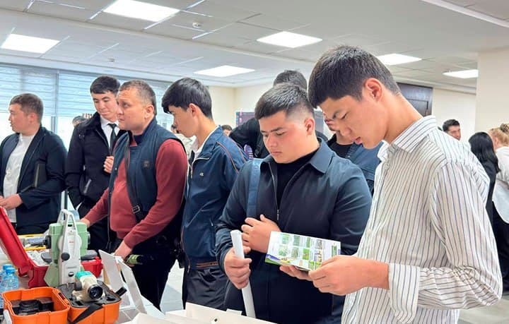 Hududlarda rahbar va yoshlar uchrashuvlari tashkil etildiHududlarda rahbar va yoshlar uchrashuvlari tashkil etildi Davlat rahbarining joriy yil 24-fevral kuni yoshlar bilan o‘tkazilgan ochiq muloqoti davomida belgilangan vazifalar ijrosini ta’minlash maq