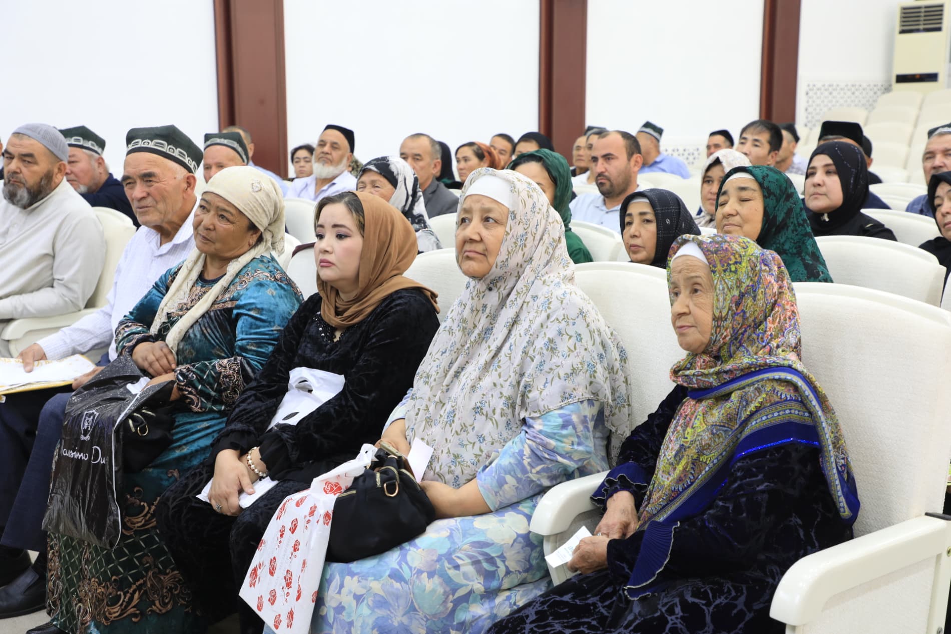 ANDIJONDA SAYYOR QABUL BO'LIB O'TMOQDA.