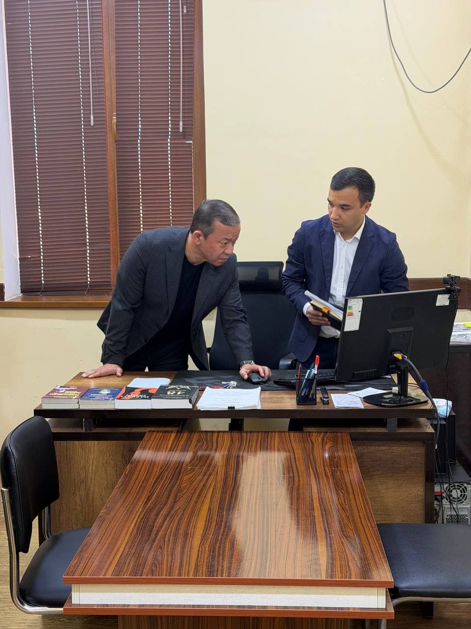 Qaşqadaryo viloyati Kadastr binolaridagi şaroitlar va xizmatlar sifati örganildi.