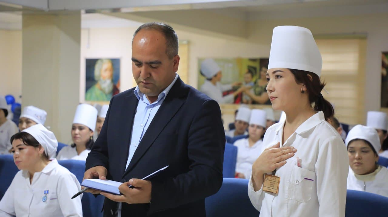 Rahbar va yoshlar uchrashuvi
