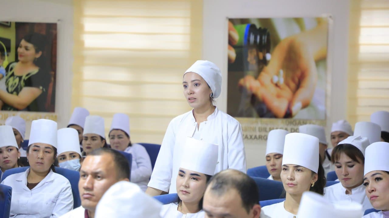 Rahbar va yoshlar uchrashuvi