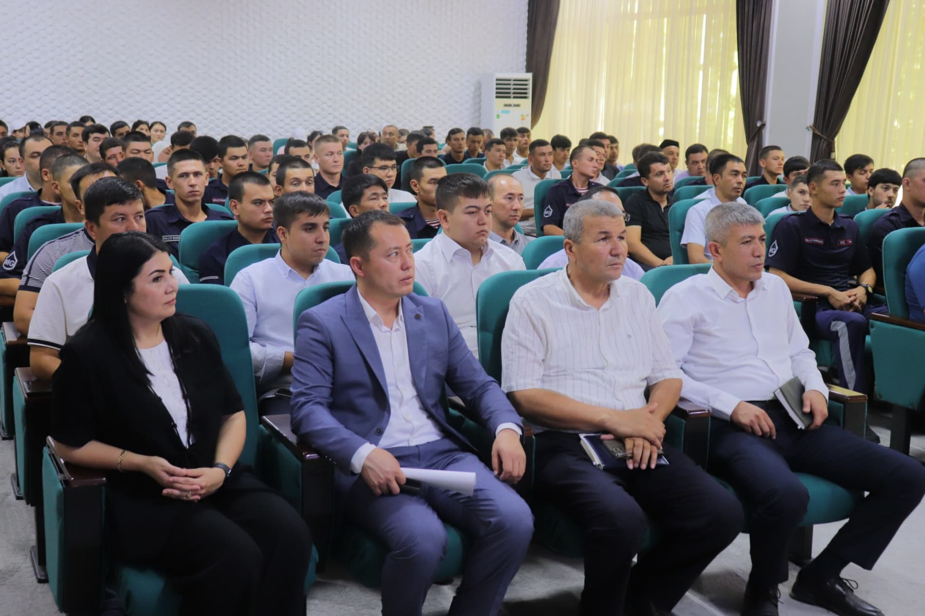 Samarqand viloyat axborot-kutubxona markazida yoshlar bilan uchrashuv o‘tkazildi