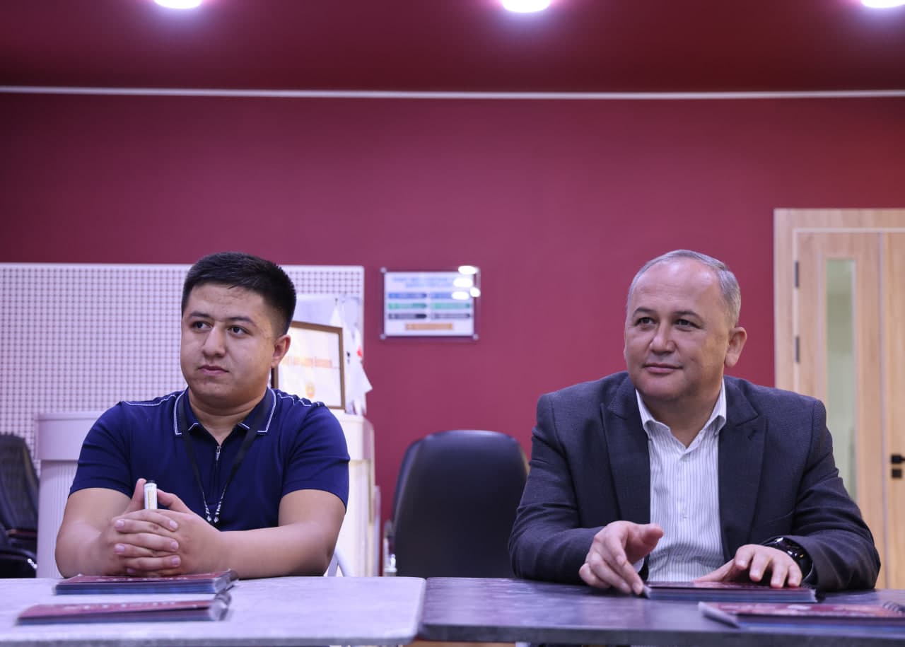 Rahbar va yoshlar uchrashuvi o'tkazildi