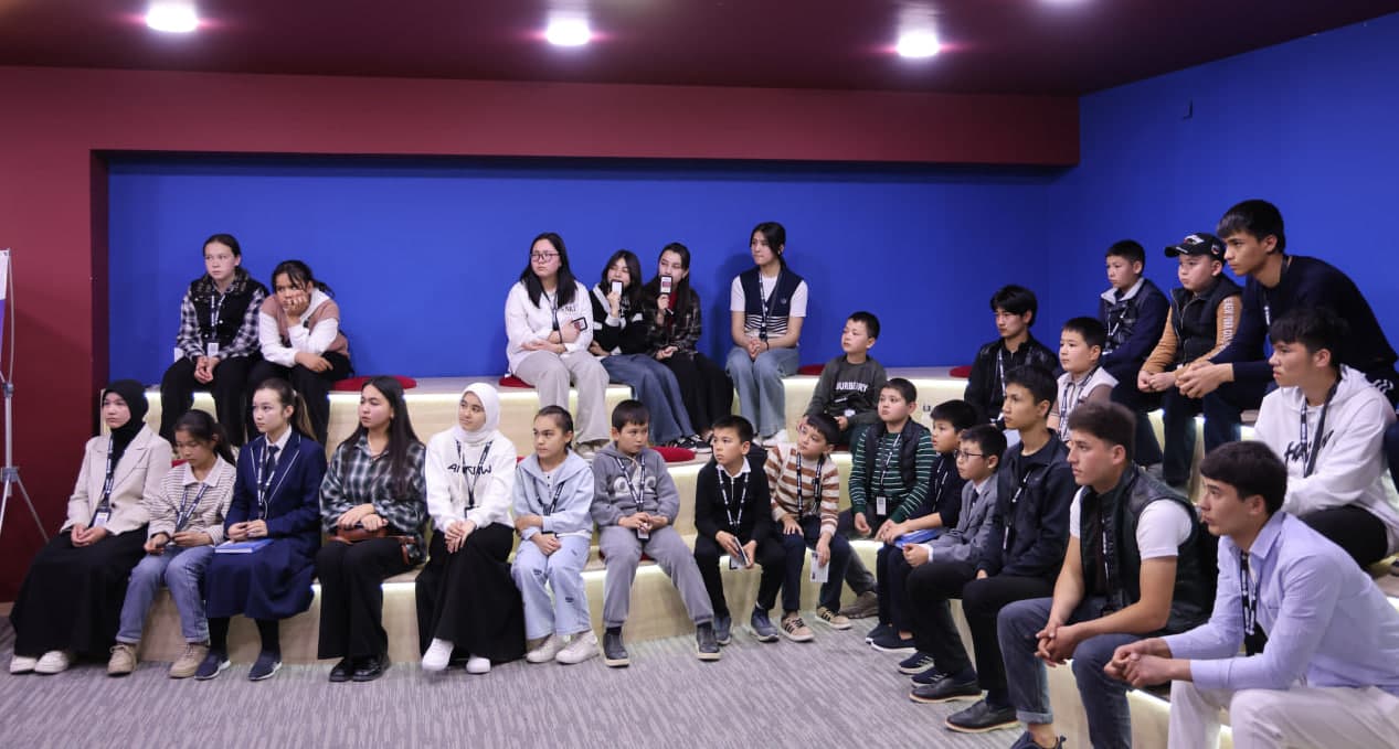 Rahbar va yoshlar uchrashuvi o'tkazildi