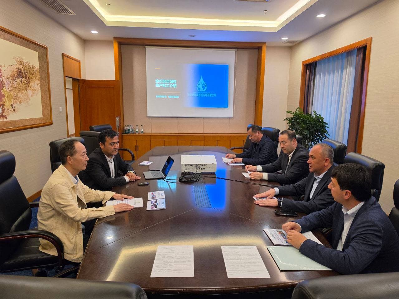 📌 Xitoy Xalq Respublikasining Hunan provinsiyasida tumanimiz delegatsiyasi navbatdagi uchrashuv o‘tkazdi