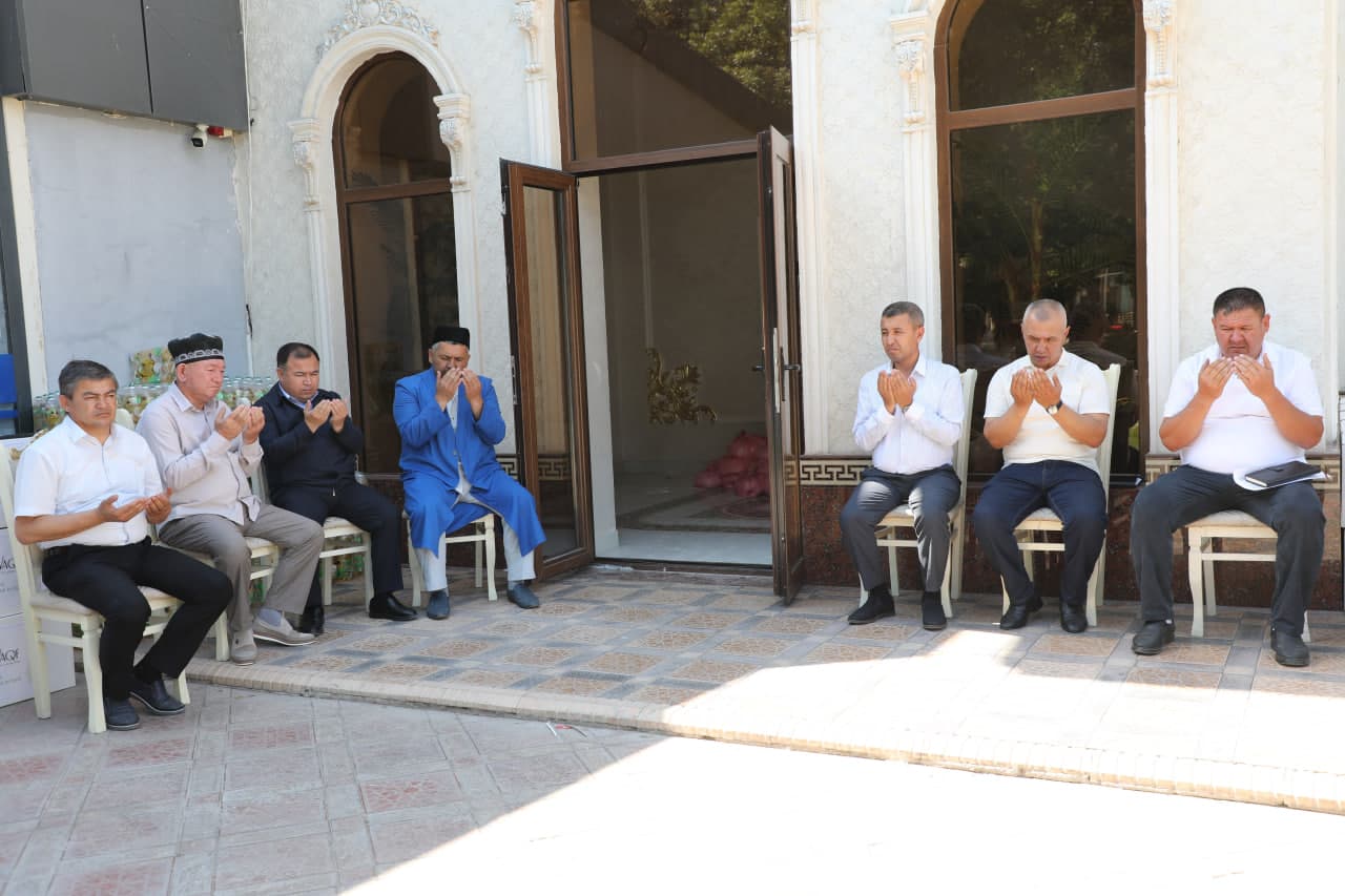 Nurobodda Qurbon hayiti bayrami arafasida mehr va saxovat ulashilmoqda