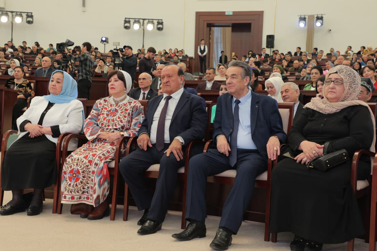Муножат Йўлчиеванинг ижодий-маърифий кечаси бўлиб ўтди