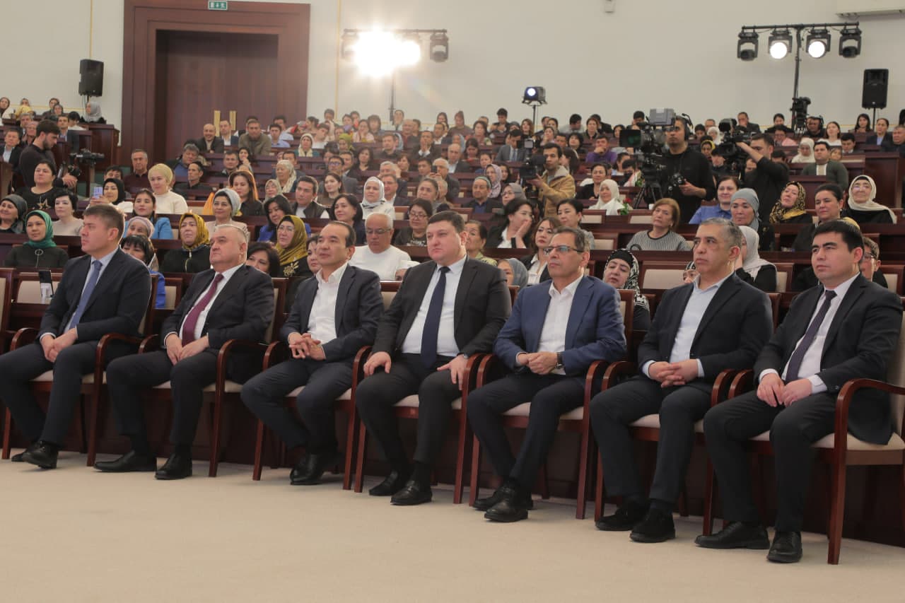 Муножат Йўлчиеванинг ижодий-маърифий кечаси бўлиб ўтди