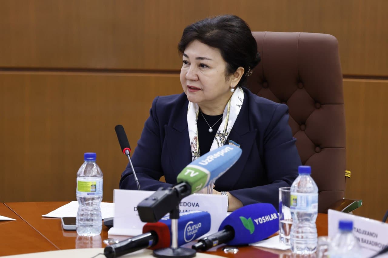 Сенат ҳузуридаги Ёшлар парламенти ташаббуси билан ташкил этилган давра суҳбатида маданият соҳасидаги тўгаракларга ёшларни жалб этишнинг долзарб масалалари муҳокама қилинди