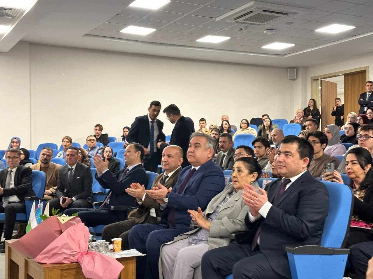 Туркияда “Осмон тўла юлдузлар” китобининг тақдимоти бўлиб ўтмоқда