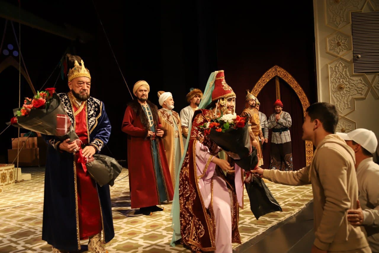 Olimpiya va jahon chempionlari - Bahodir Jalolov, Isroil Madrimov, Hasanboy Do‘smatov teatrda