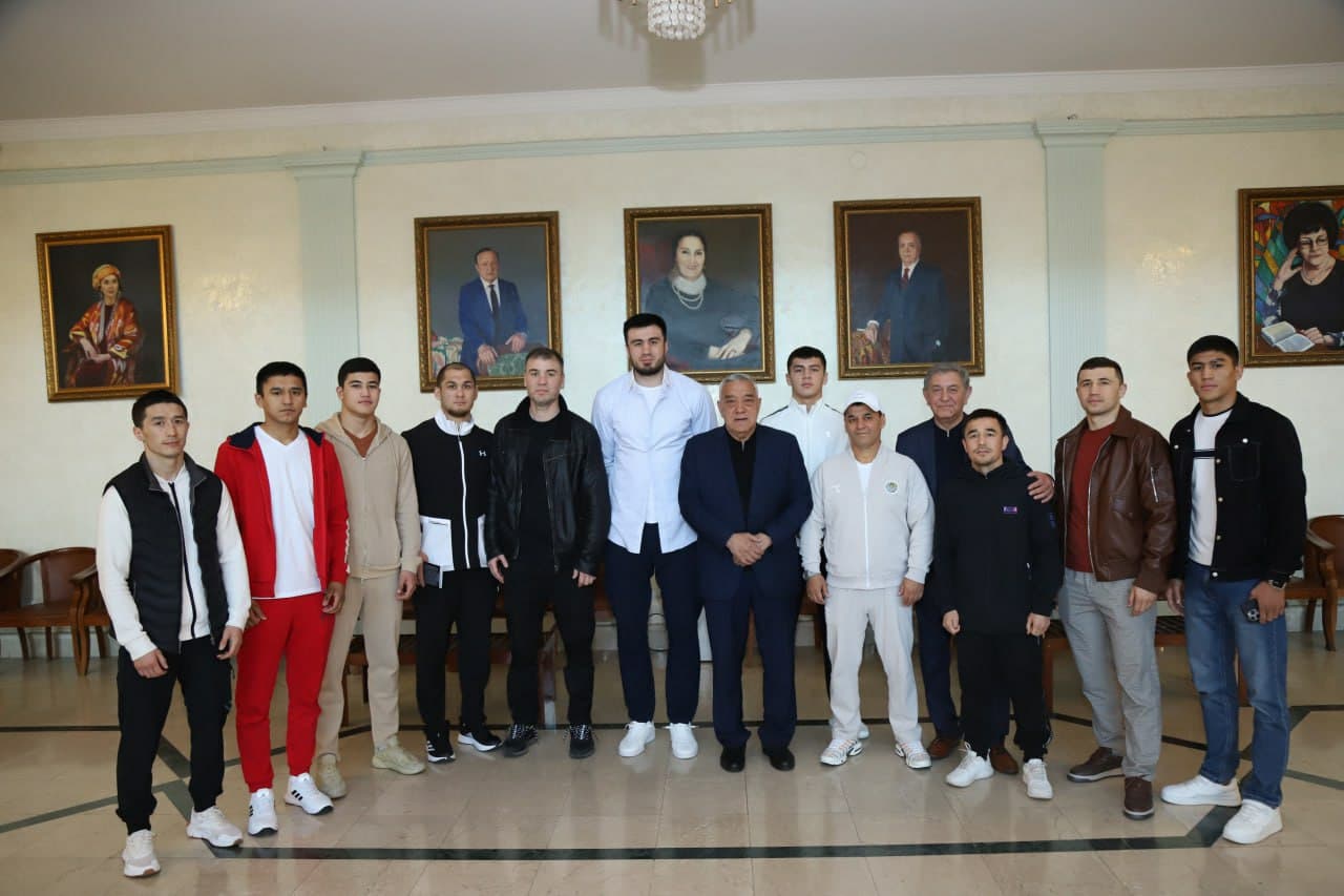 Olimpiya va jahon chempionlari - Bahodir Jalolov, Isroil Madrimov, Hasanboy Do‘smatov teatrda