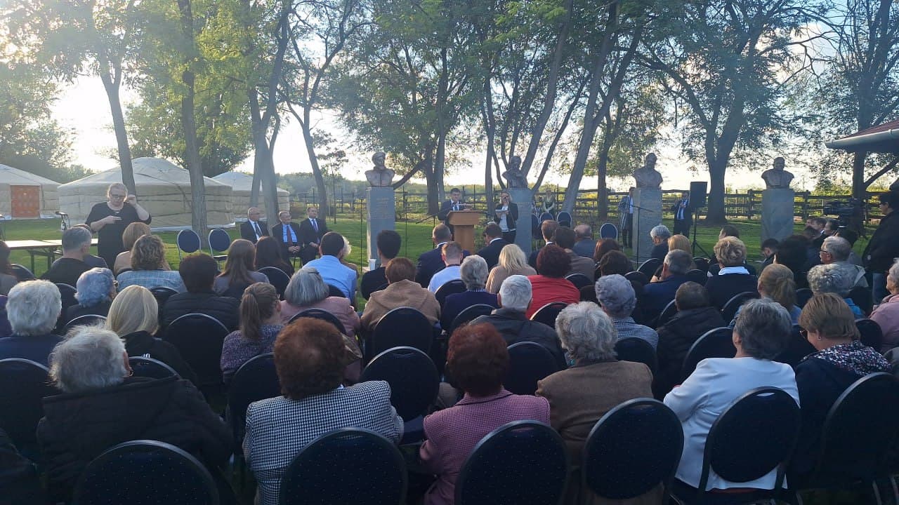 Vengriyada Alisher Navoiyga bag‘ishlab o‘rnatilgan byustning ochilish marosimi bo‘lib o‘tdi