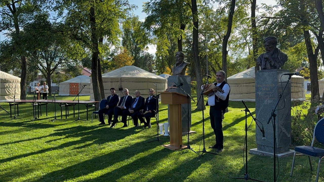 Vengriyada Alisher Navoiyga bag‘ishlab o‘rnatilgan byustning ochilish marosimi bo‘lib o‘tdi