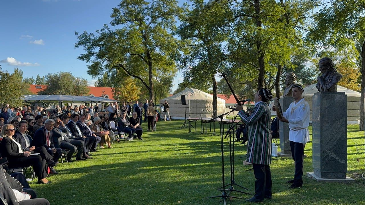Vengriyada Alisher Navoiyga bag‘ishlab o‘rnatilgan byustning ochilish marosimi bo‘lib o‘tdi