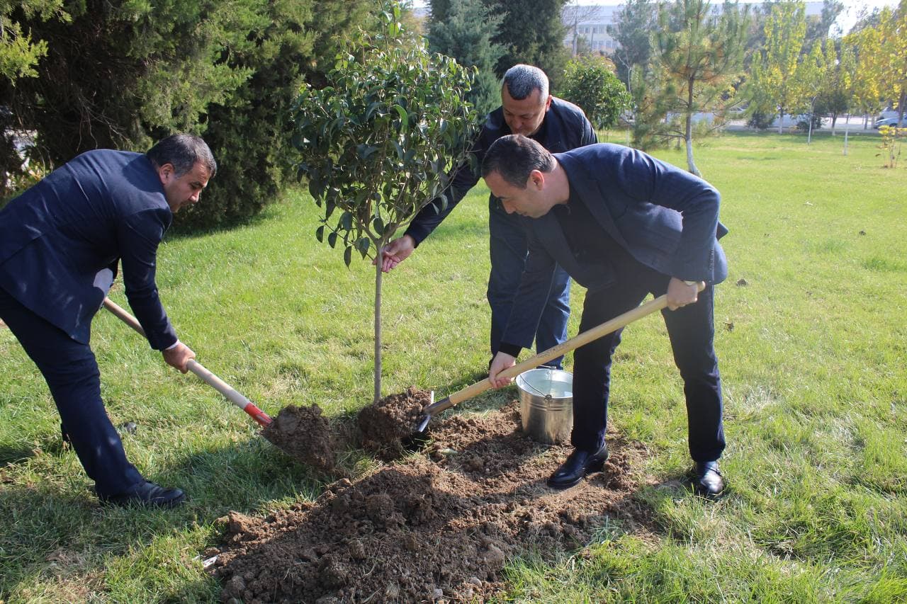 Bahodir Ahmedov xizmat safari bilan Jizzaxda bo‘ldi