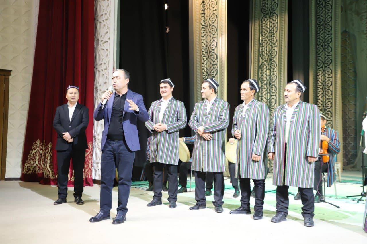 Bahodir Ahmedov Sirdaryoda 9 oylik hisobot konsertini sarhisob qilib, 120 nafar yoshlar bilan uchrashdi