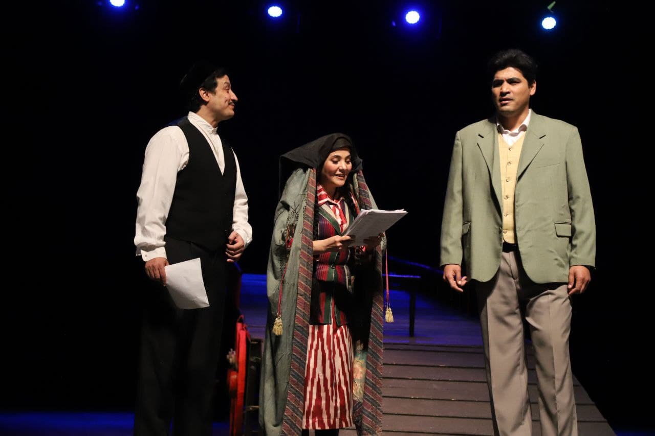 #Live #Premyera: O‘zbek Milliy Akademik drama teatrining 110 yillik mavsumiga bag‘ishlanib, “Birinchi qaldirgʻoch" dramasining premyerasi bo'lib o'tmoqda