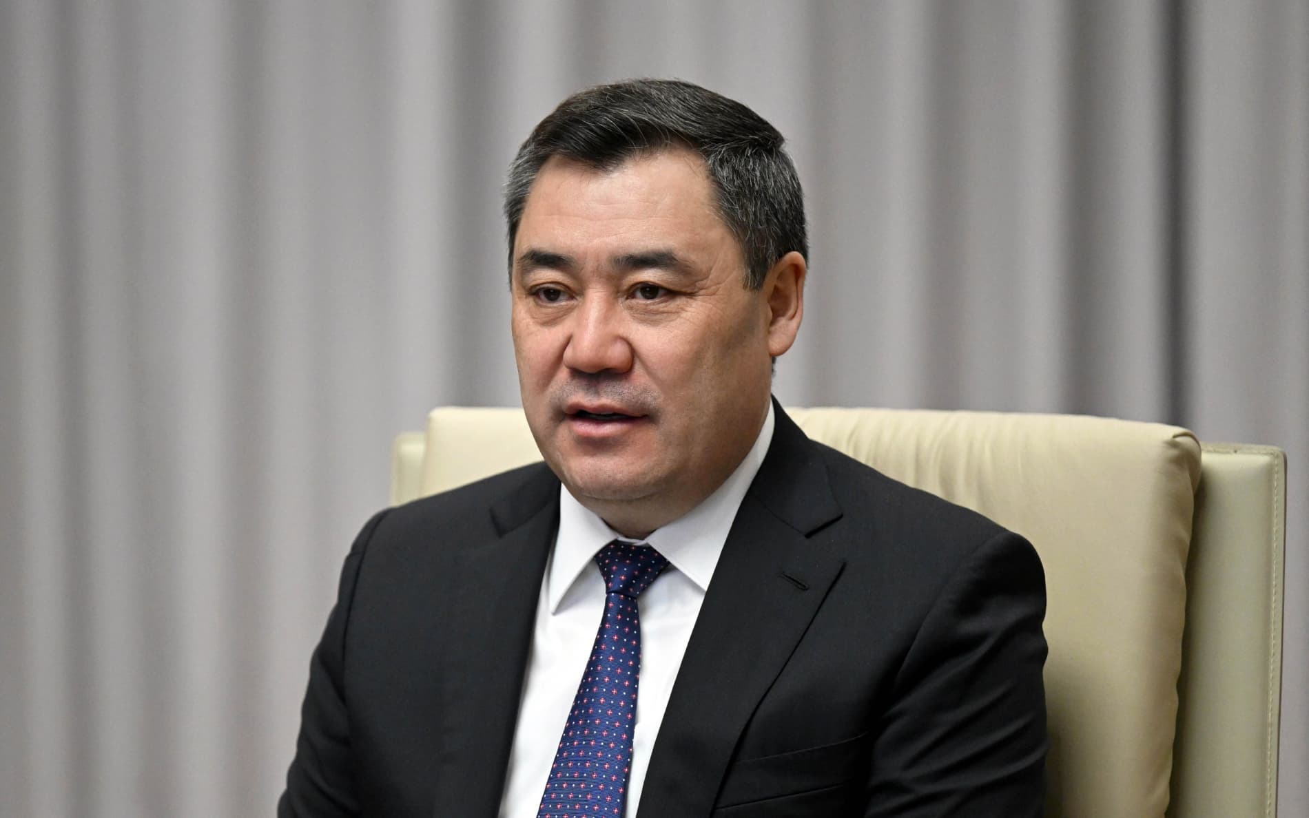 Qirg‘iziston Respublikasi Prezidenti Sadir Japarov O‘zbekiston madaniyat vaziri Ozodbek Nazarbekovni “Qirg‘iziston Respublikasi xalq artisti” faxriy unvoni bilan taqdirladi