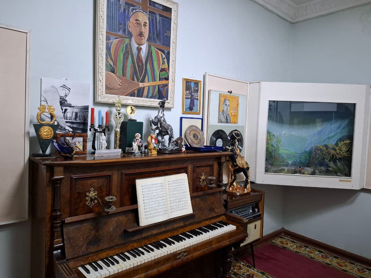 A prominent representative of Uzbek national musical art, academician, People's Artist of Uzbekistan Yunus Rajabiy is 128 years old