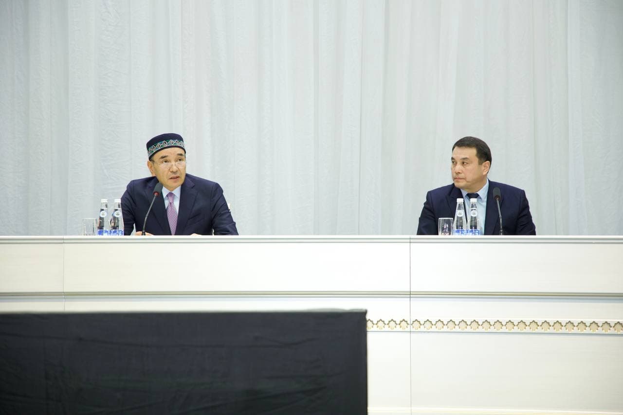 #Live: Nukus shahrida "Madaniyat vazirligining 2024-yil yakunlariga bag‘ishlangan kengaytirilgan Hay’at yig‘ilishi" bo'lib o'tmoqda