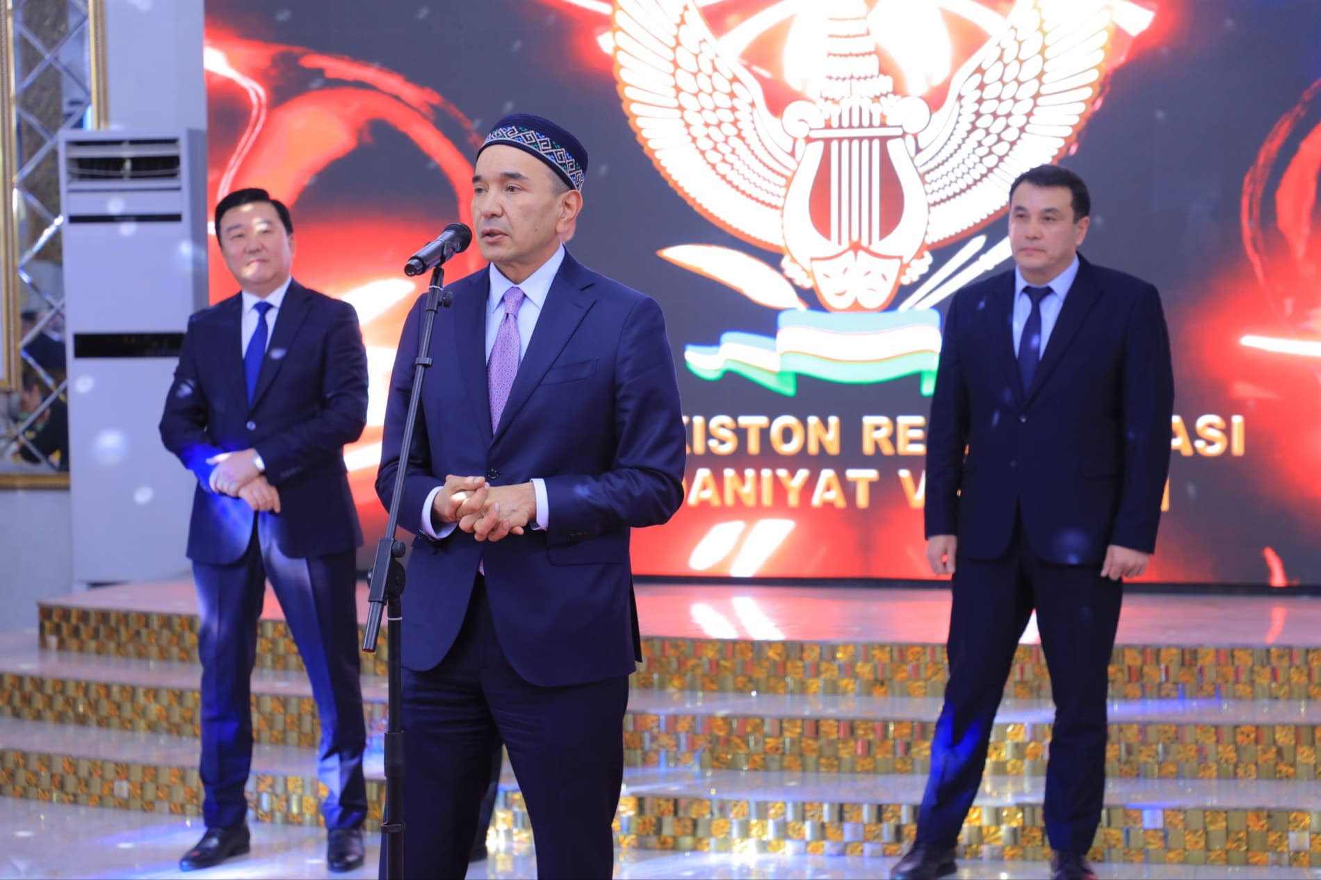 Qoraqalpog‘istonlik bir guruh madaniyat va san’at sohasi vakillari taqdirlandi