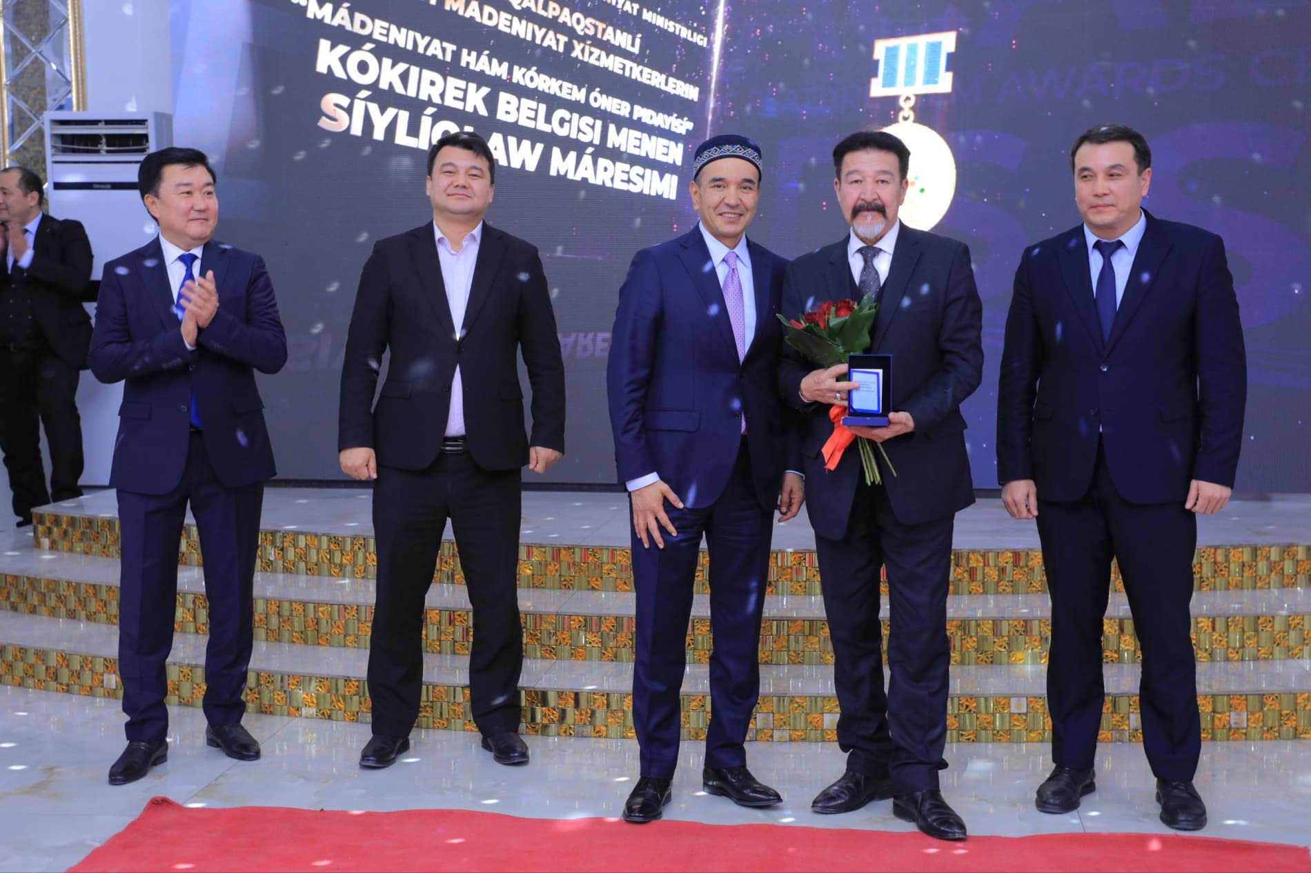 Qoraqalpog‘istonlik bir guruh madaniyat va san’at sohasi vakillari taqdirlandi