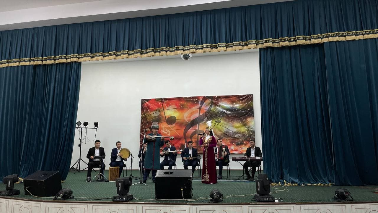 The tour concert program has been presented.