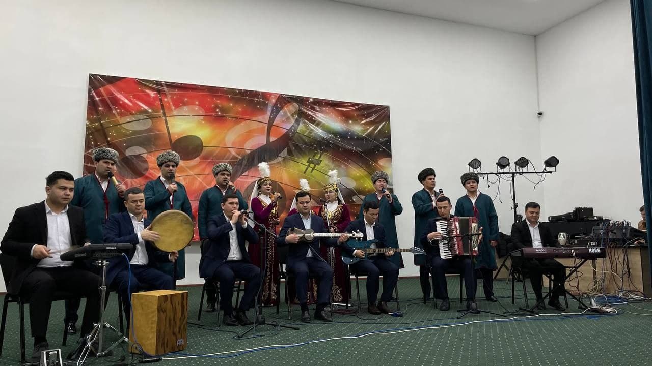 The tour concert program has been presented.