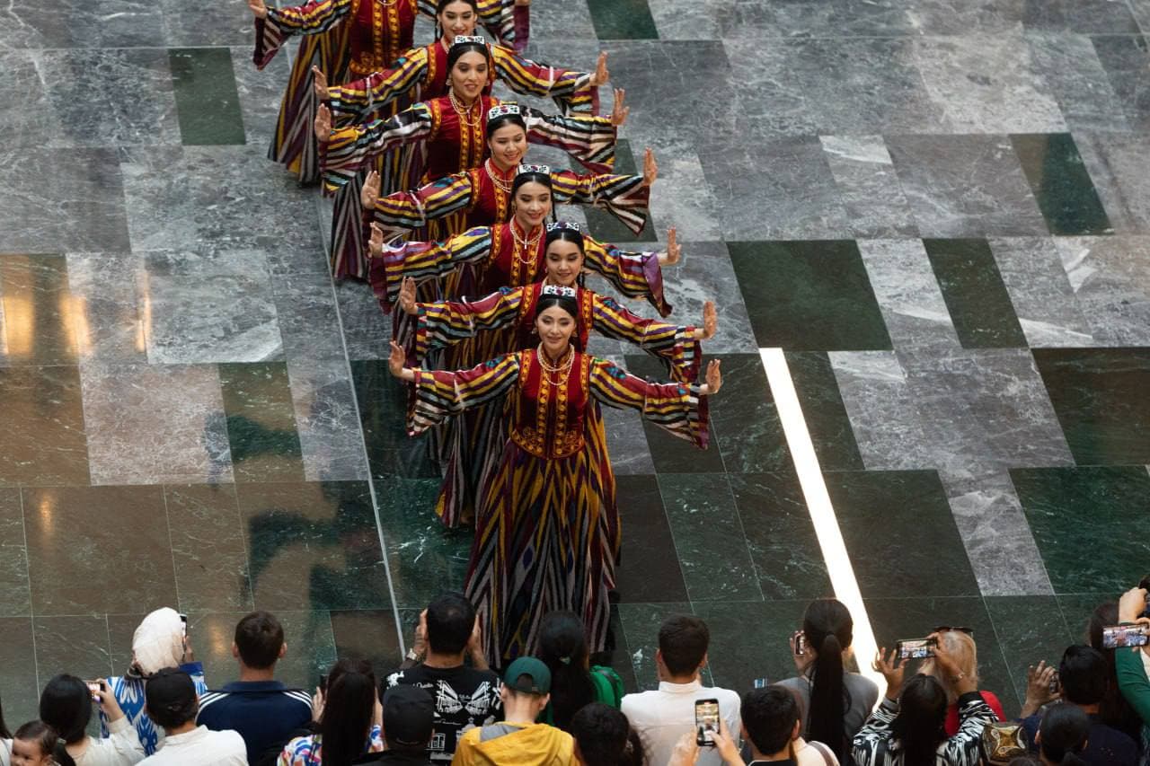 “Bahor” davlat raqs ansambli tomoshabinlarga ajoyib konsert dasturini taqdim etdi