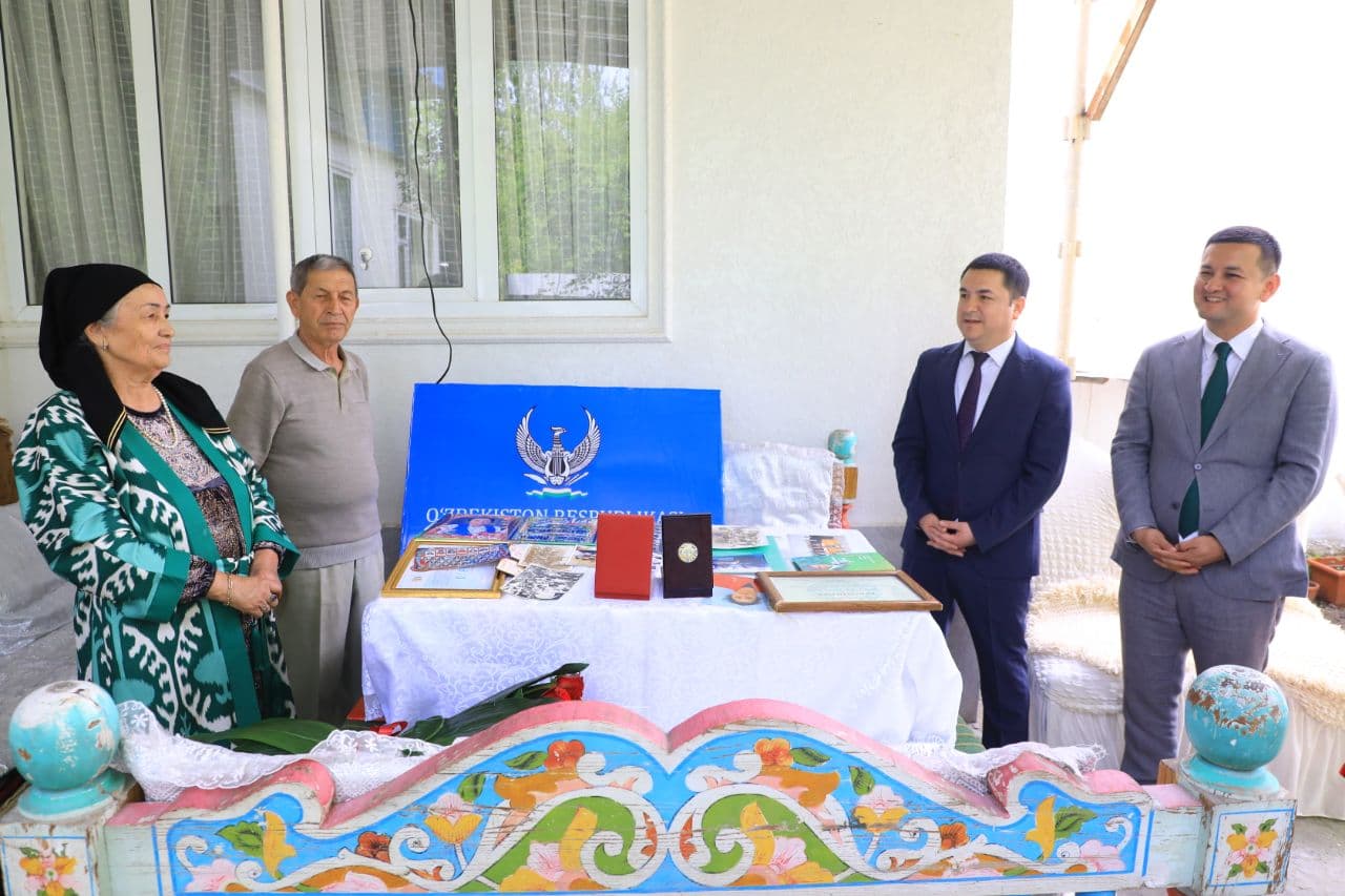 Madaniyat vazirligi vakillari soha xodimlarining xonadonlariga tashrif buyurdi