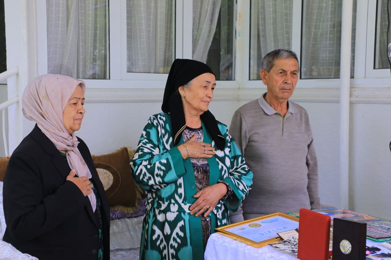 Madaniyat vazirligi vakillari soha xodimlarining xonadonlariga tashrif buyurdi