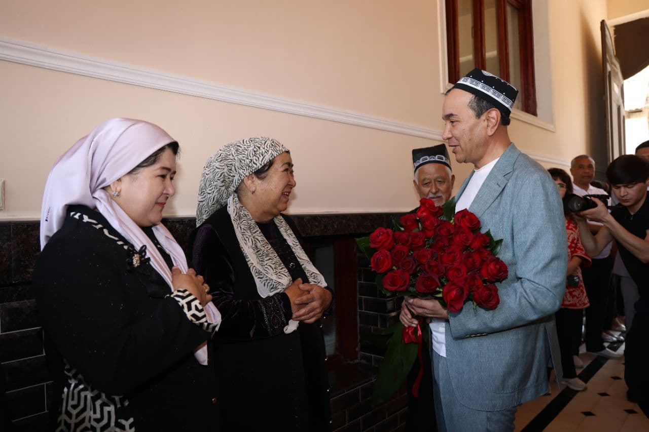 Vazir Ozodbek Nazarbekov tashabbusi bilan ilk marotaba soha xodimlarining xonadonlariga tashrif buyurilib, vazirning maxsus tabrigi hamda tashakkurnomasi taqdim etilmoqda