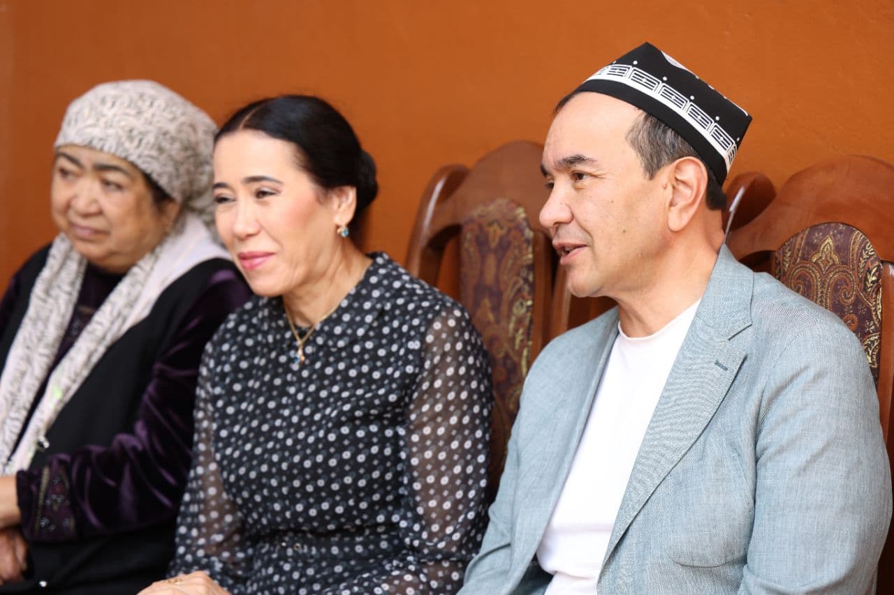 Vazir Ozodbek Nazarbekov tashabbusi bilan ilk marotaba soha xodimlarining xonadonlariga tashrif buyurilib, vazirning maxsus tabrigi hamda tashakkurnomasi taqdim etilmoqda