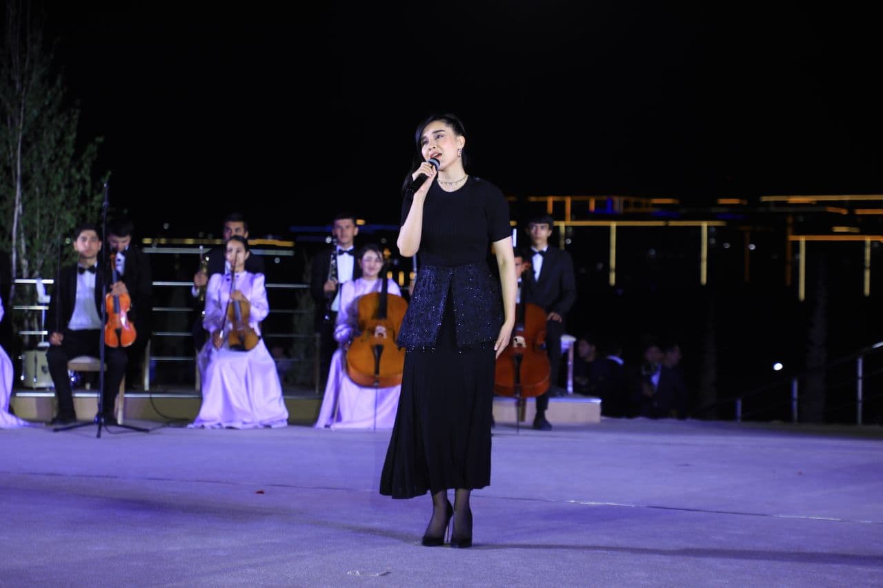 15-aprel — “Madaniyat va san’at xodimlari kuni”ga bag‘ishlangan tantanali bayram tadbirlari Andijonda o‘tkazildi