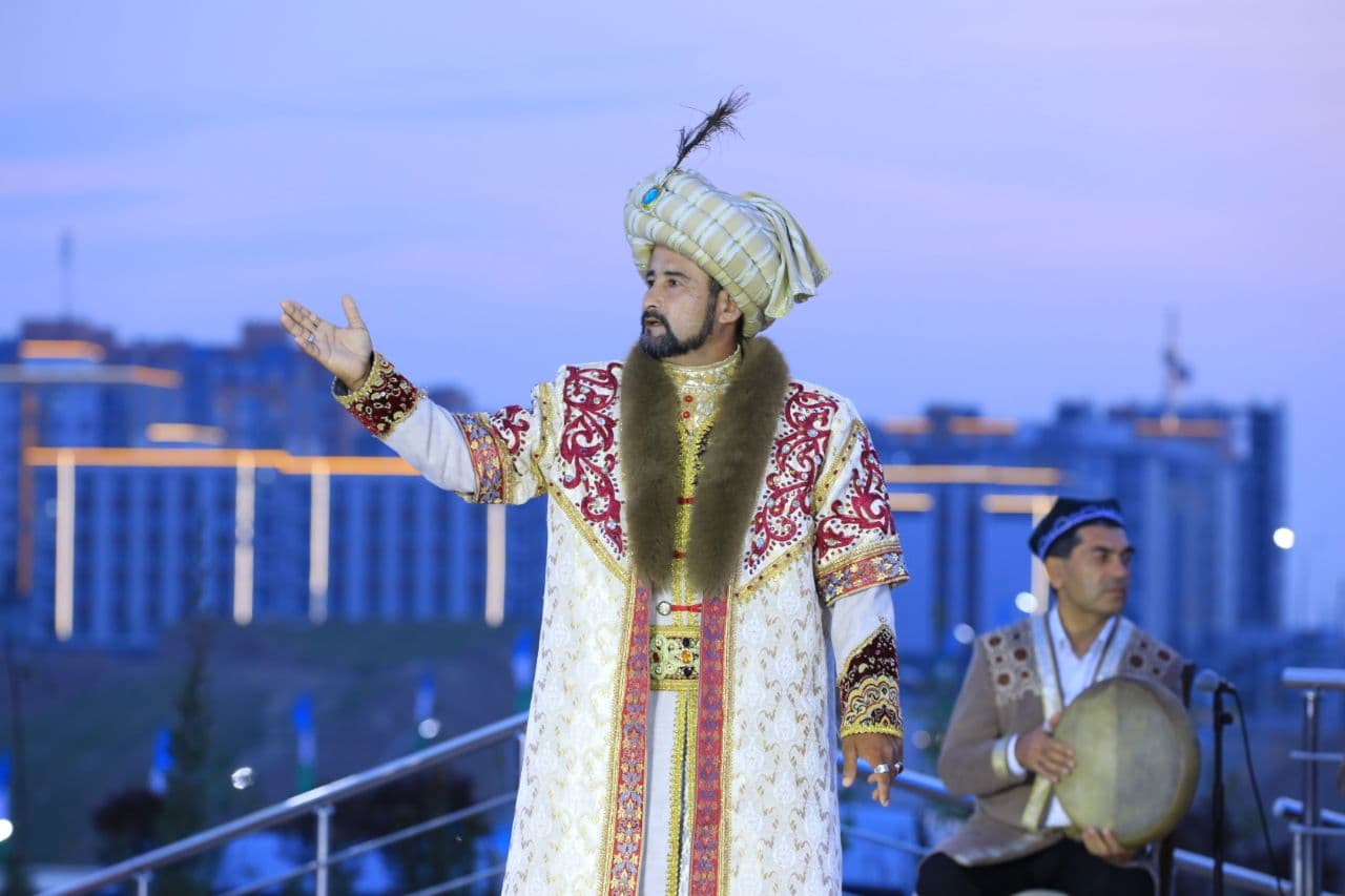 15-aprel — “Madaniyat va san’at xodimlari kuni”ga bag‘ishlangan tantanali bayram tadbirlari Andijonda o‘tkazildi