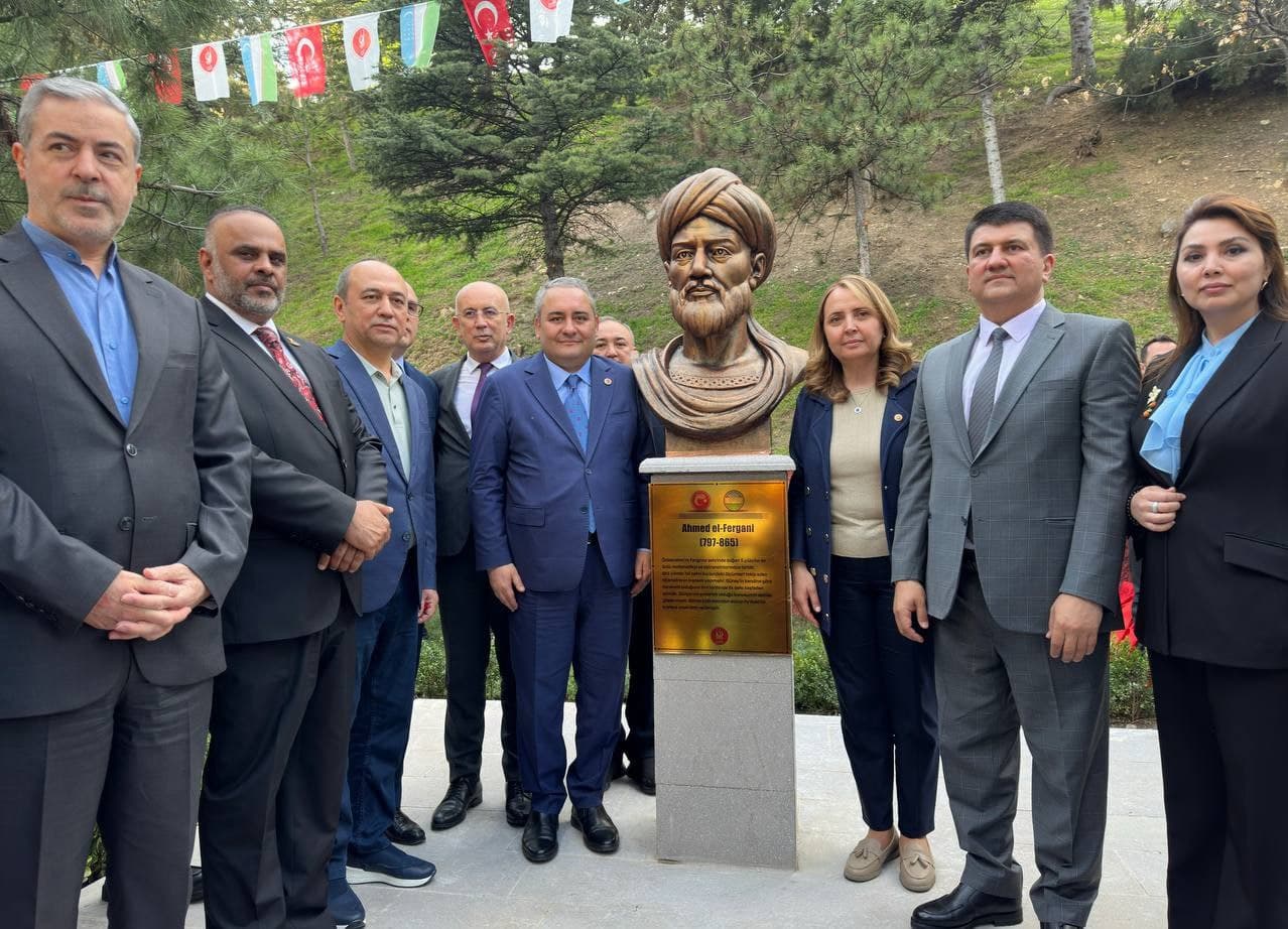 Anqara shahridagi xiyobonlardan birida ulug‘ qomusiy olim Ahmad al-Farg‘oniyning byusti o‘rnatildi