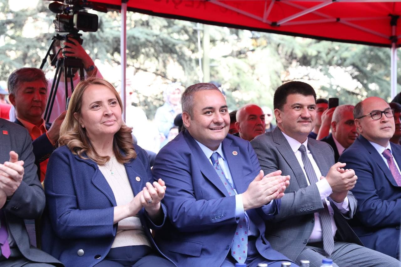 Anqara shahridagi xiyobonlardan birida ulug‘ qomusiy olim Ahmad al-Farg‘oniyning byusti o‘rnatildi