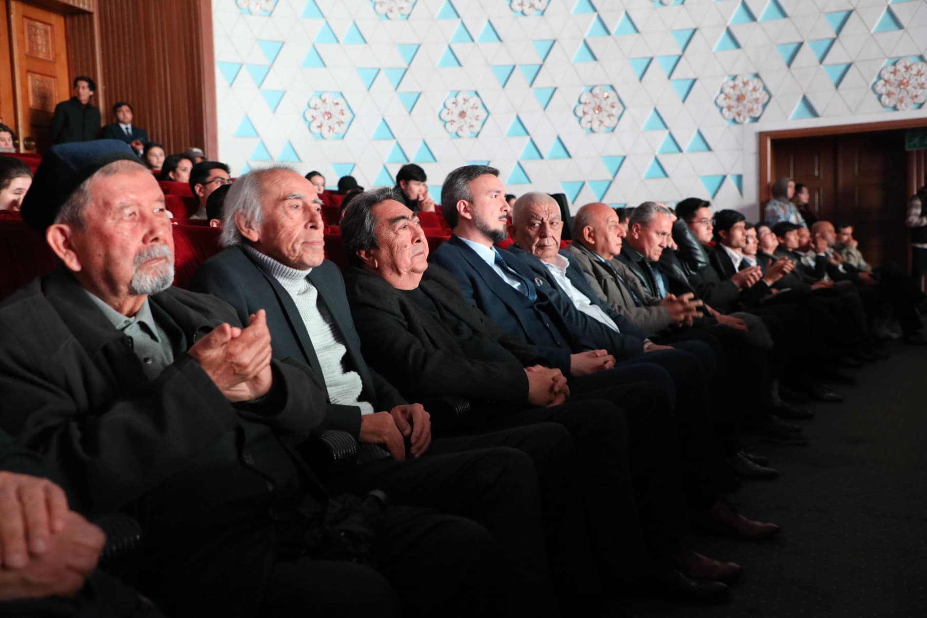 В столице завершился впервые проведенный форум талантливой творческой молодежи «Золотая осень!».