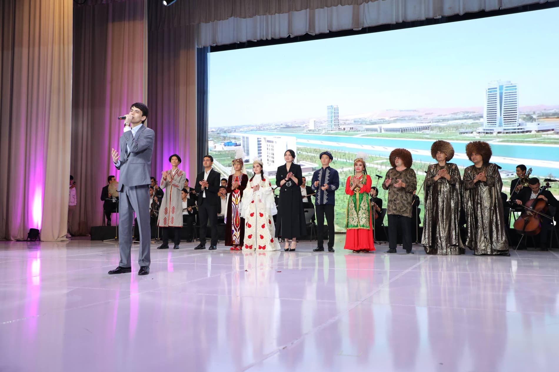 В столице завершился впервые проведенный форум талантливой творческой молодежи «Золотая осень!».