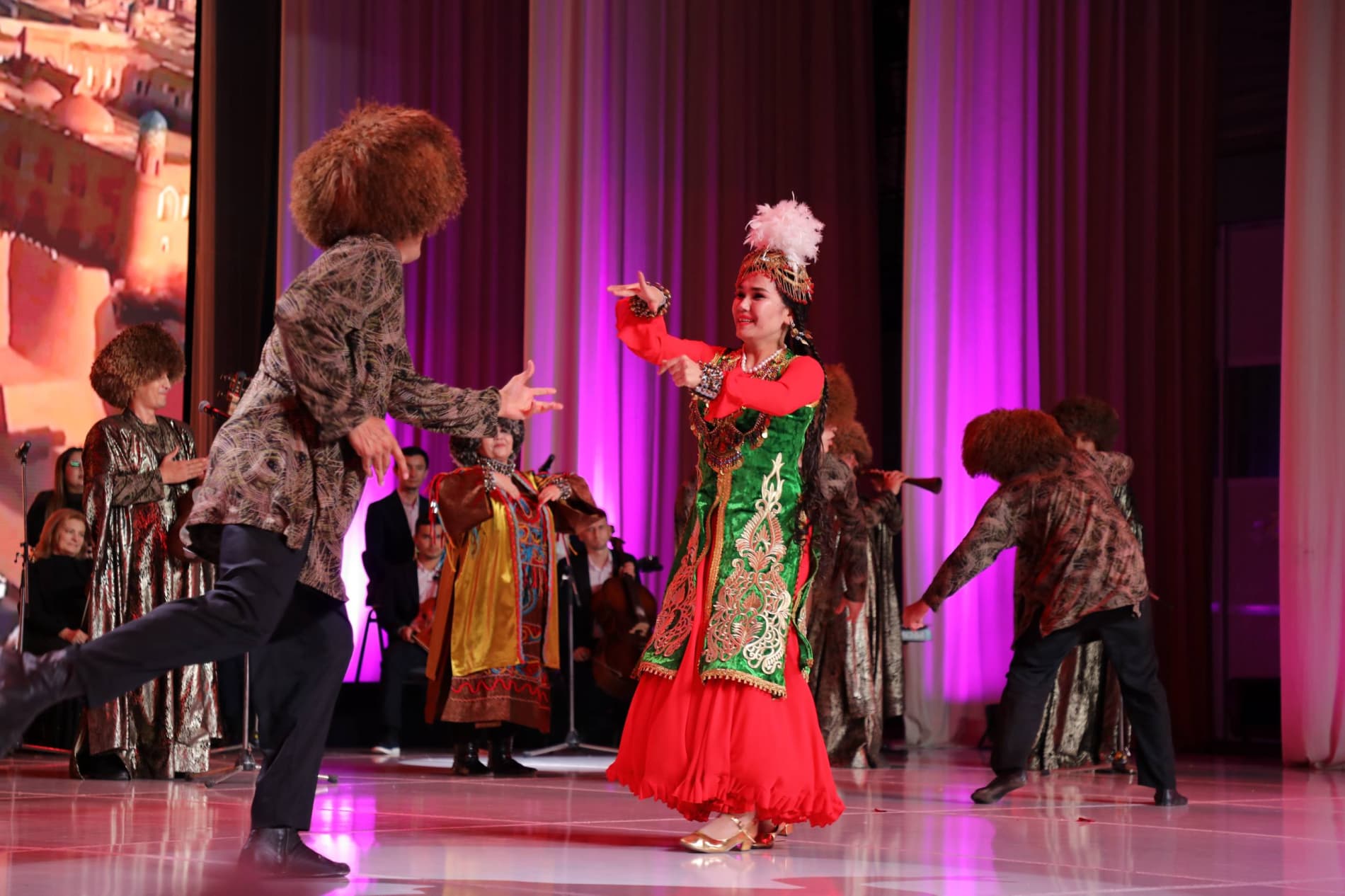 В столице завершился впервые проведенный форум талантливой творческой молодежи «Золотая осень!».