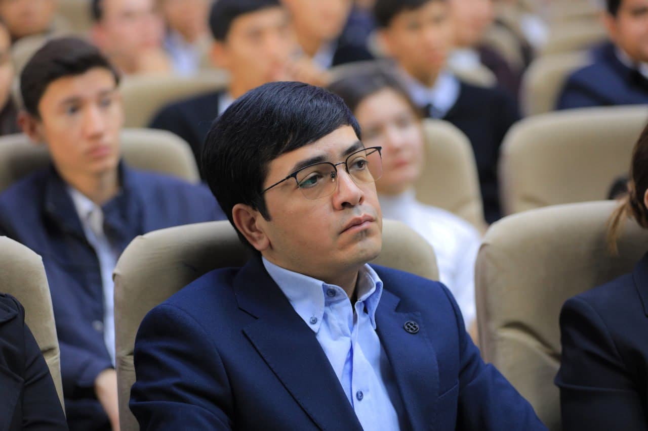Vazirning birinchi o‘rinbosari Bahodir Ahmedov talaba yoshlar bilan uchrashdi