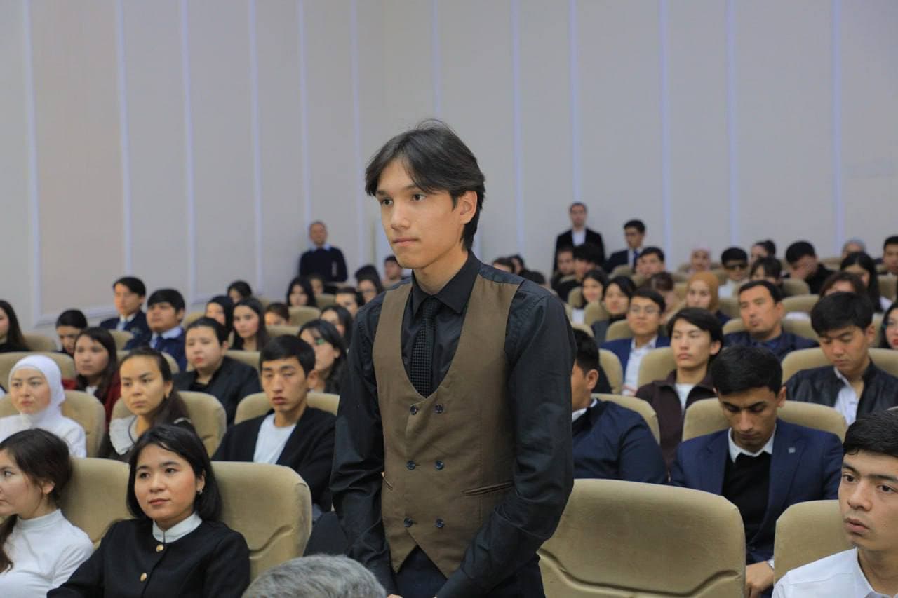 Vazirning birinchi o‘rinbosari Bahodir Ahmedov talaba yoshlar bilan uchrashdi