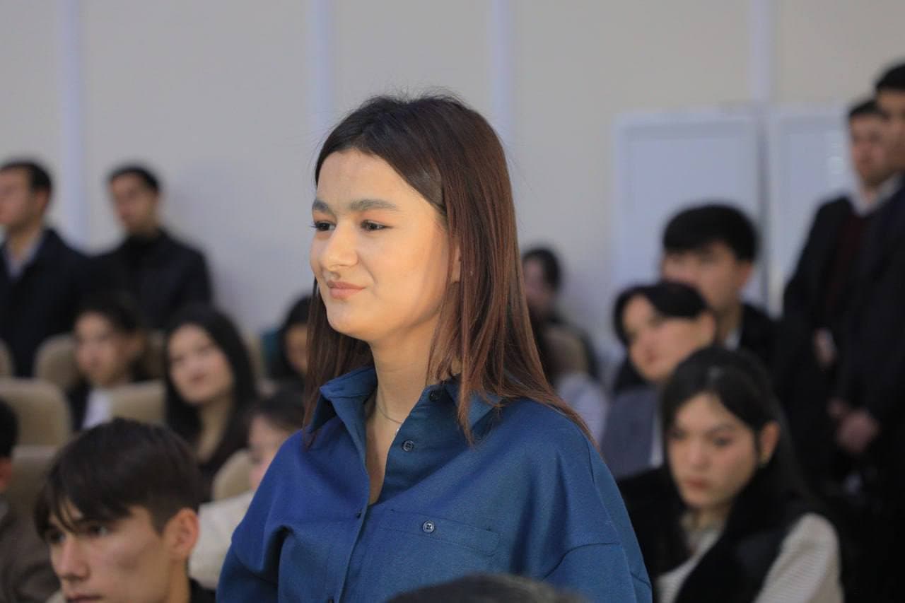 Vazirning birinchi o‘rinbosari Bahodir Ahmedov talaba yoshlar bilan uchrashdi