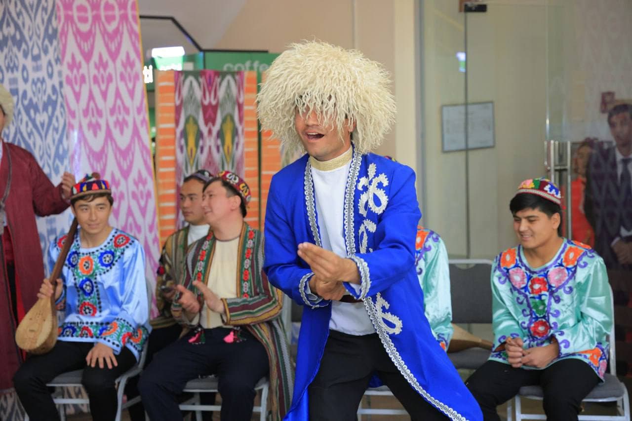 Международная научно-практическая конференция на тему «Вопросы сравнительного изучения образцов фольклора» состоялась в Узбекском государственном институте искусств и культуры