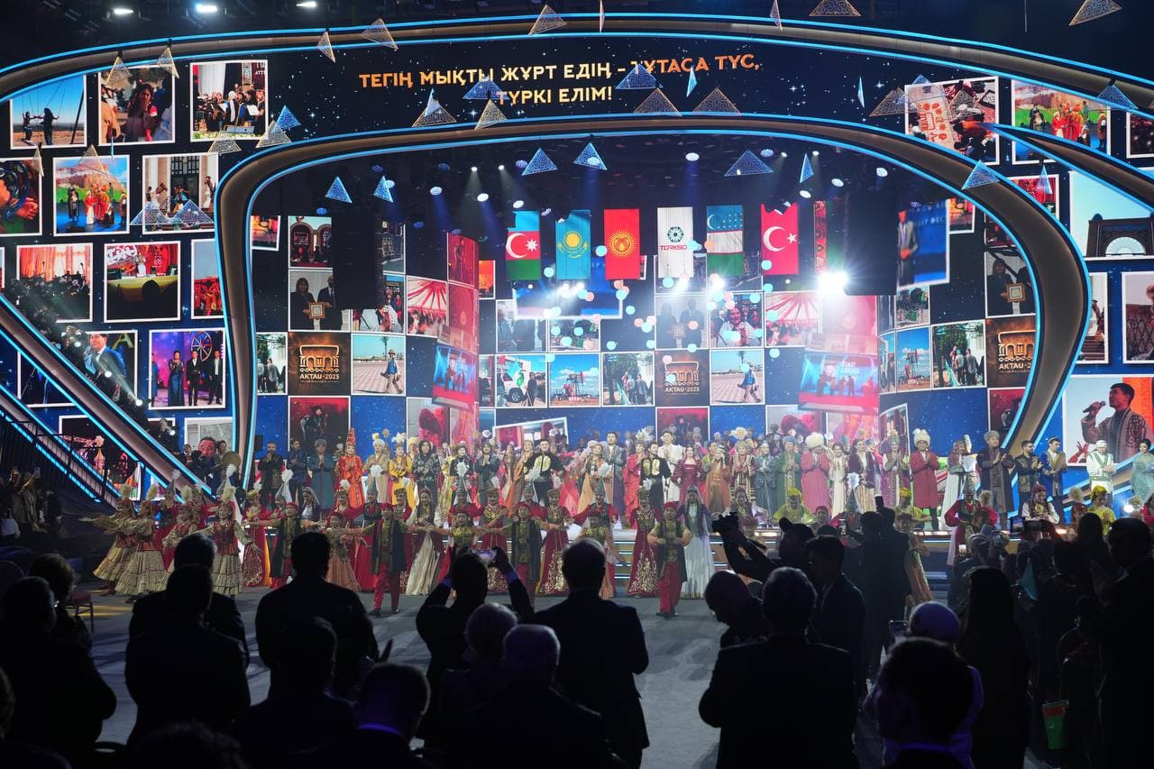 Торжественная церемония закрытия мероприятий «Культурной столицы тюркского мира 2025 года» состоялась в комплексе «Халык арена» в Актау, Казахстан